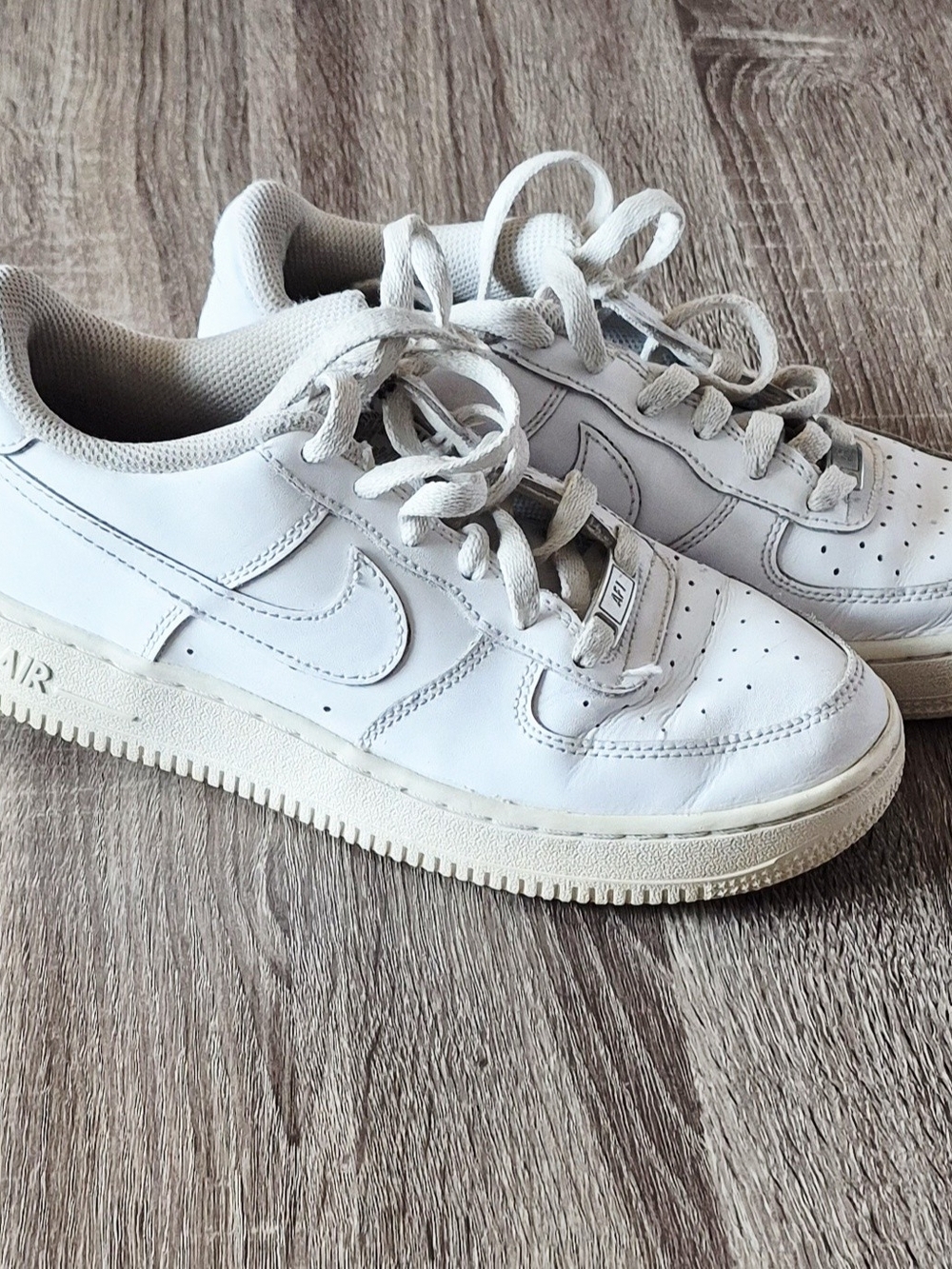 Nike White Low-Top Air Force 1